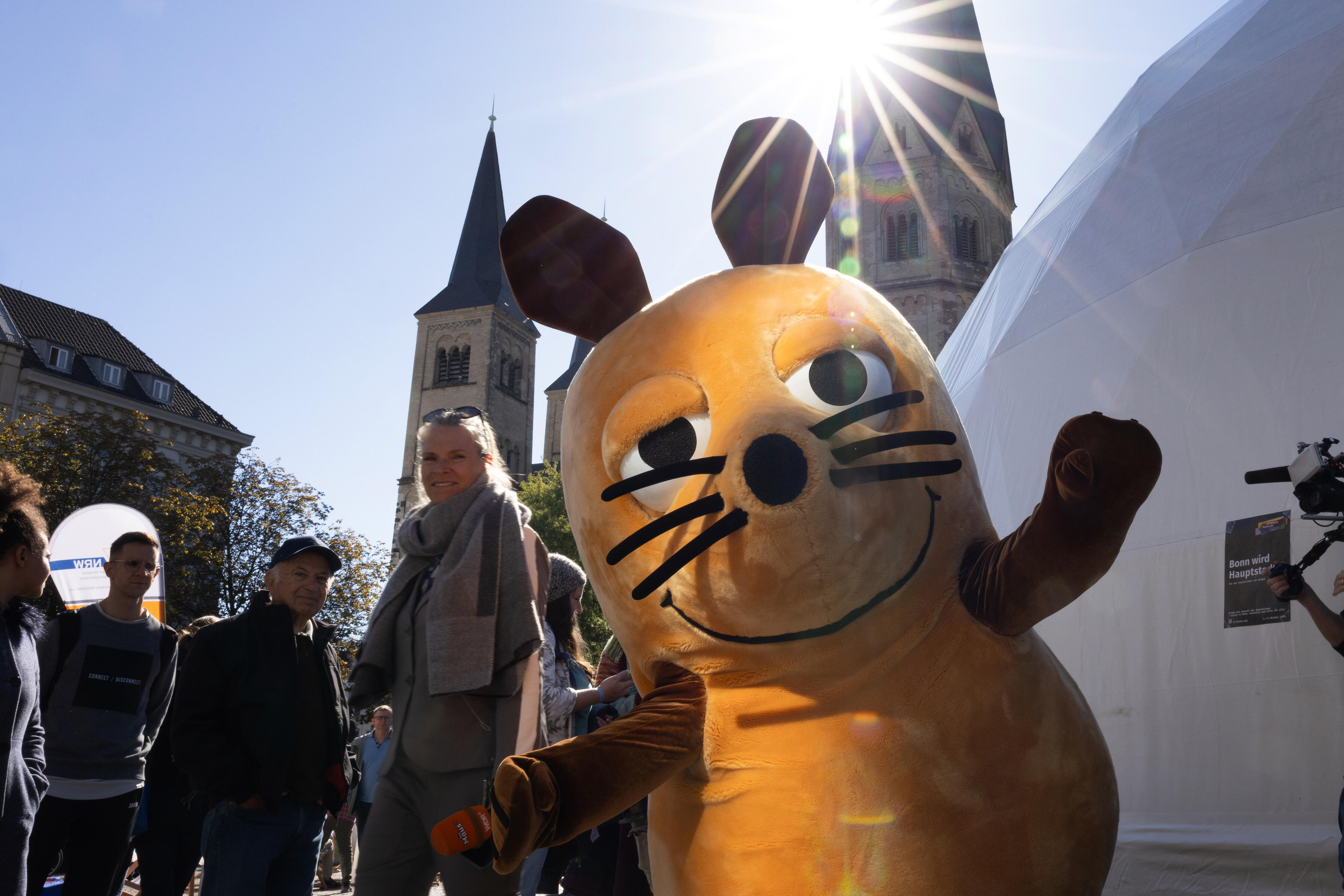 Die Maus vor dem Lila Zelt auf dem Münsterplatz