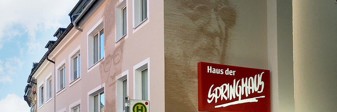 Der Eingang vom Haus der Springmaus