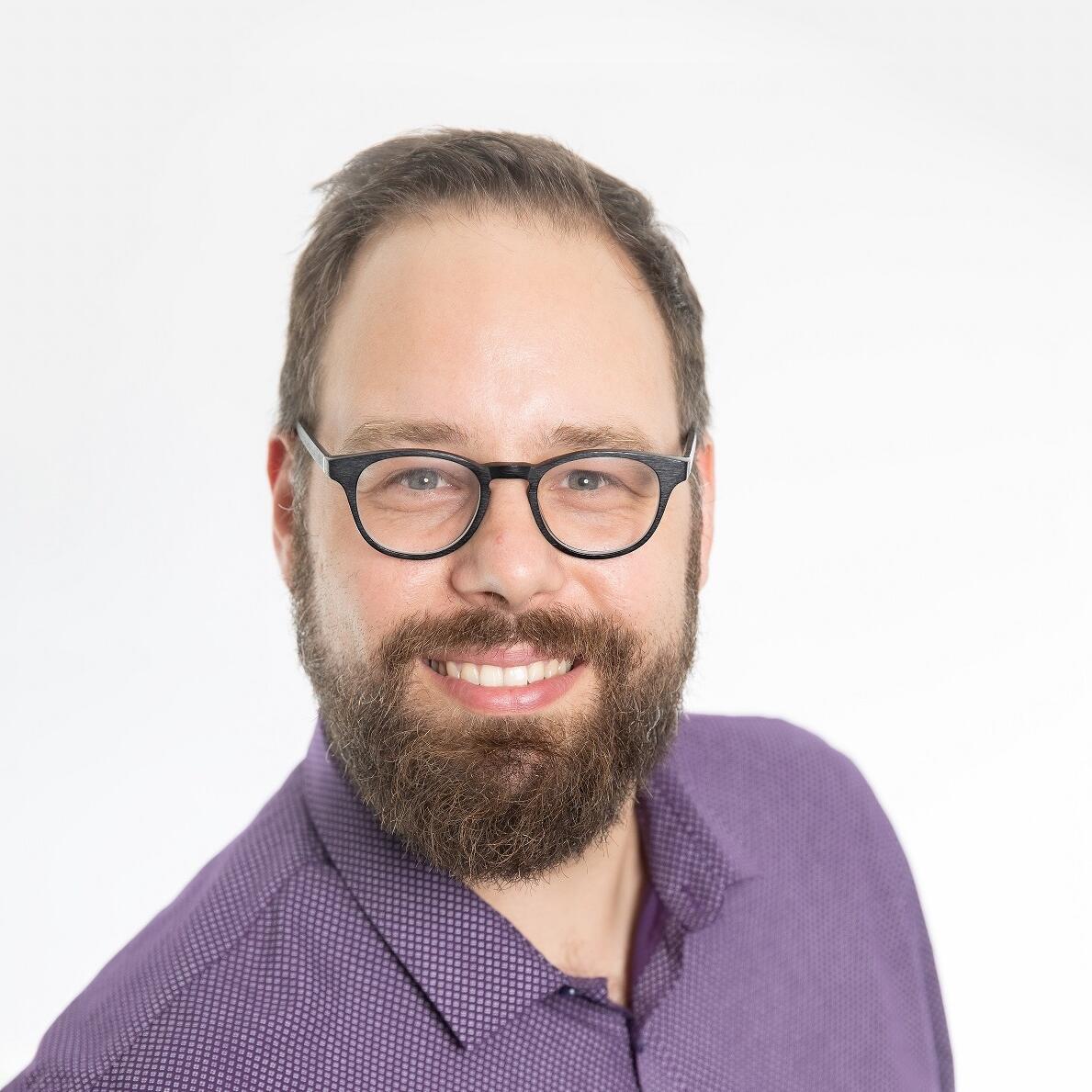 Dr. Darius Harwardt
