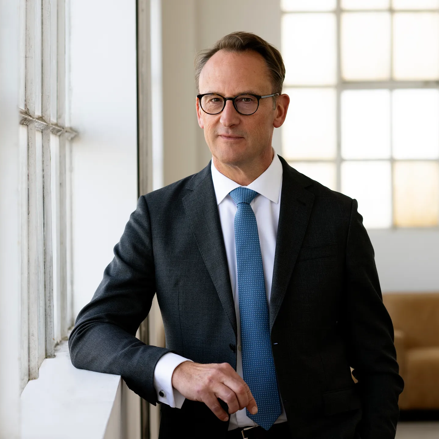 Dr. Tobias Schmid
