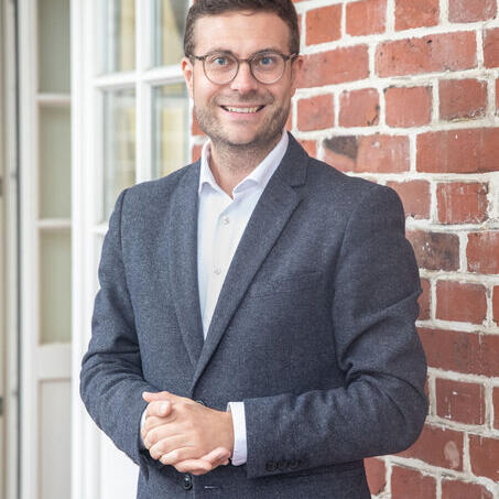 Christopher Buschow