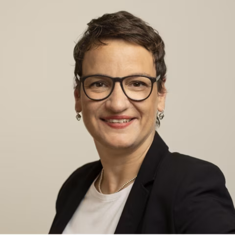 Dr. Simone Mergen