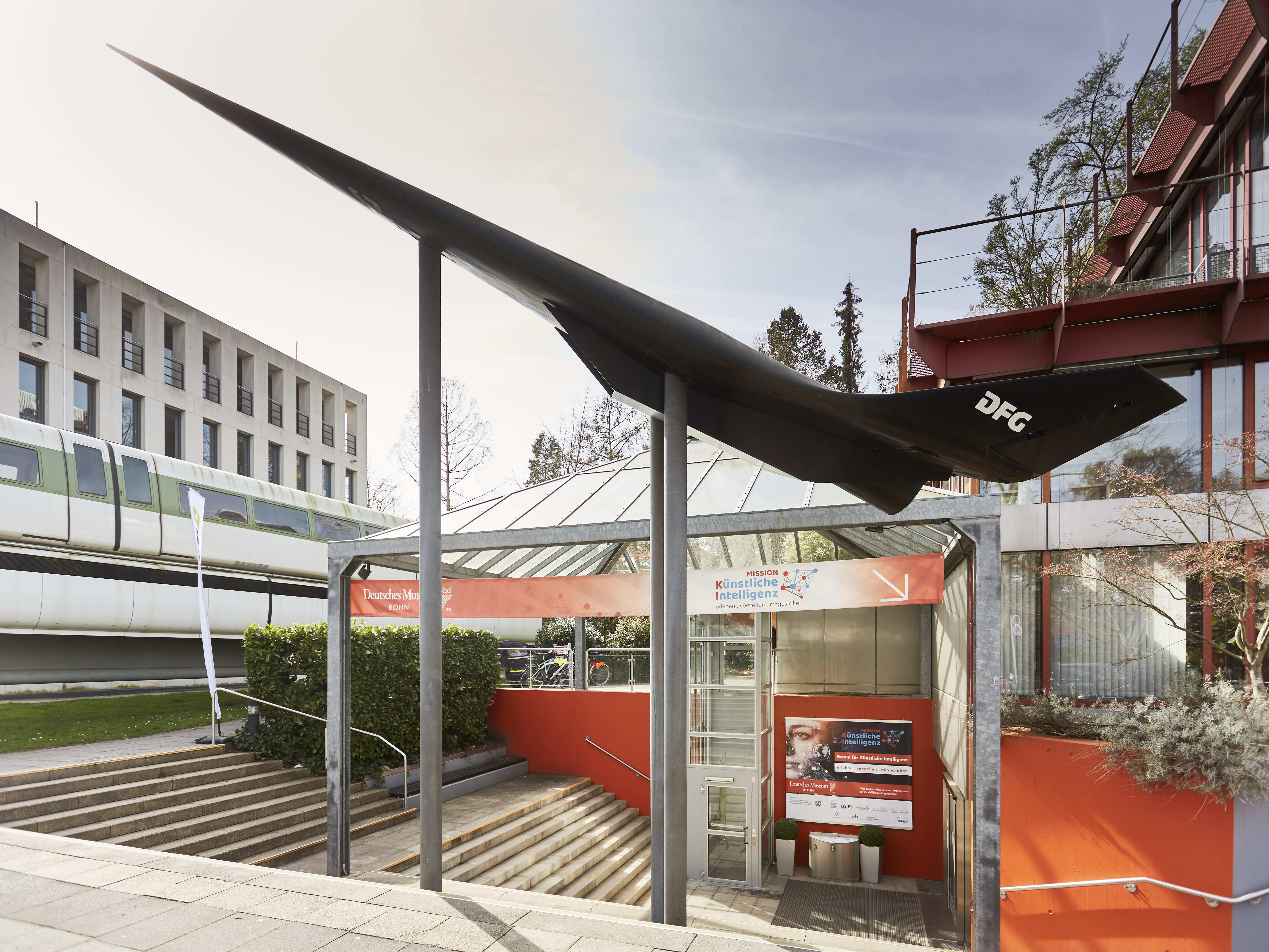 Entrance of the Deutsches Museum Bonn